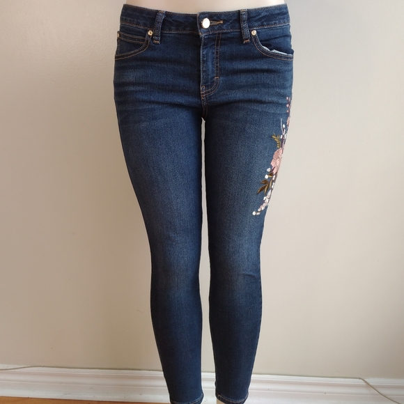 Jennifer Lopez Skinny Jeans Pant - Picture 2 of 6